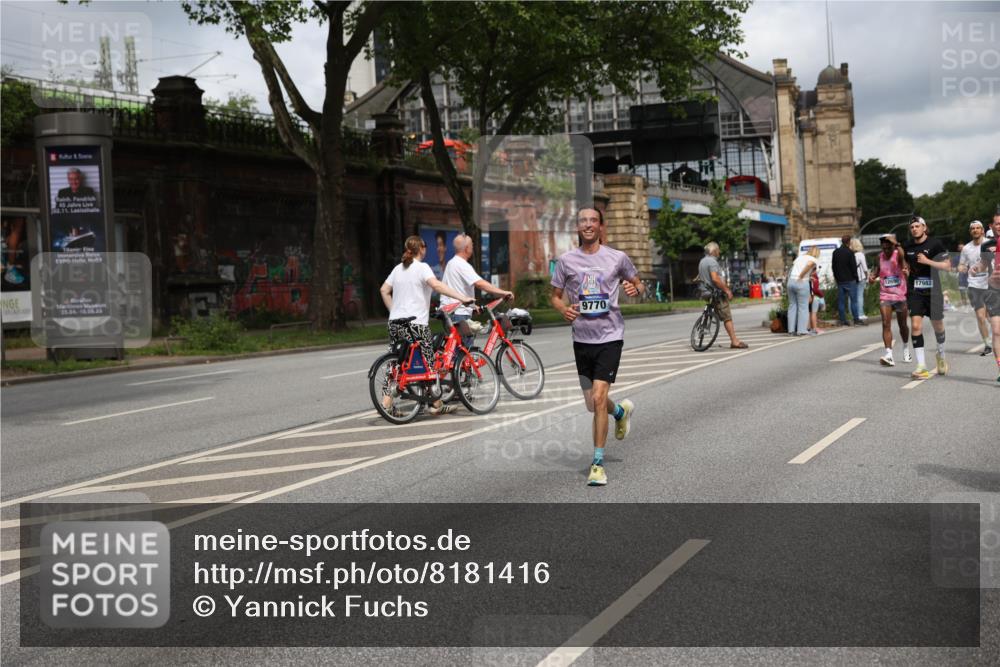 29.06.2025 - hella hamburg halbmarathon Yannick Fuchs http://msf.ph/oto/8181416 29.06.2025 10:43:06 20KM 1163, 1176, 1452, 1892, 2260, 3985, 4183, 4185, 4847, 4890, 5421, 5705, 6389, 8302, 8889, 9348, 9661, 9770, 10053, 10859, 10860, 11451, 11579, 11679, 11779, 12533, 12534, 12690, 13009, 13183, 13269, 13450, 13962, 14033, 14511, 15384, 15784, 15857, 15894, 16369, 16592, 17173, 17395, 17632, 17745, 17855, 17982, 18598, 18815, 18873, 18887 meine-sportfotos.de