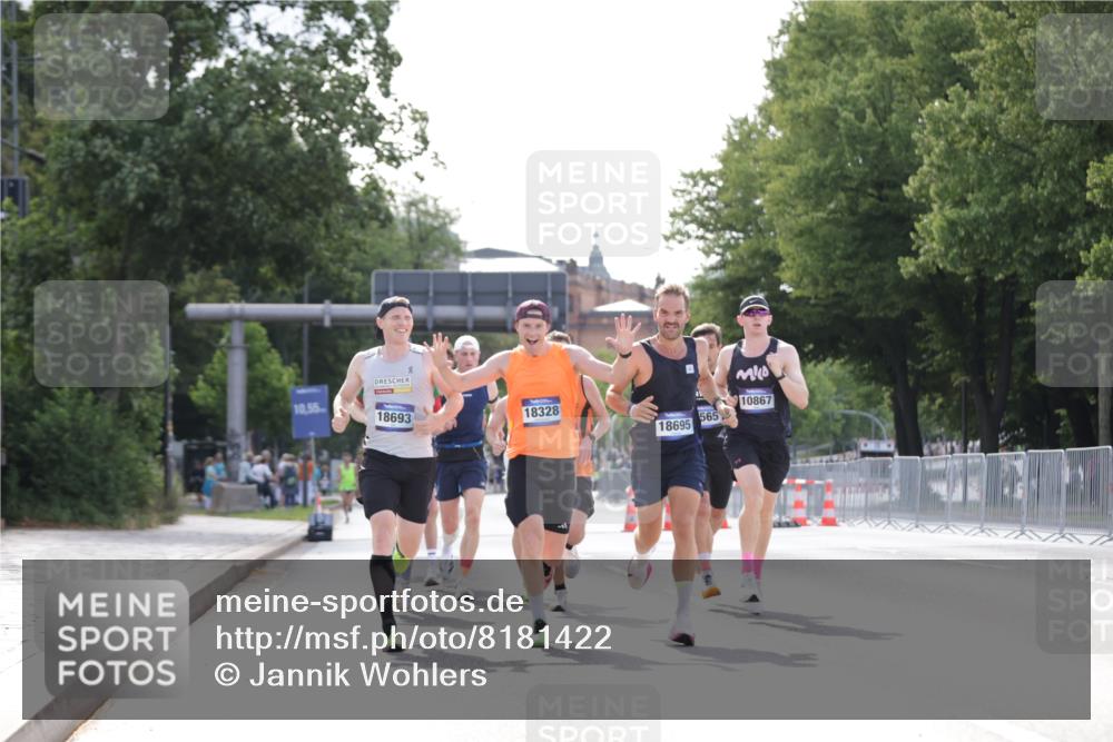 29.06.2025 - hella hamburg halbmarathon Jannik Wohlers http://msf.ph/oto/8181422 29.06.2025 09:42:46 Lombardsbrücke 4338, 5301, 9097, 9385, 9565, 9767, 10867, 11994, 12341, 12529, 12992, 13374, 14728, 14757, 15483, 15671, 18037, 18328, 18693, 18695, 18989 meine-sportfotos.de