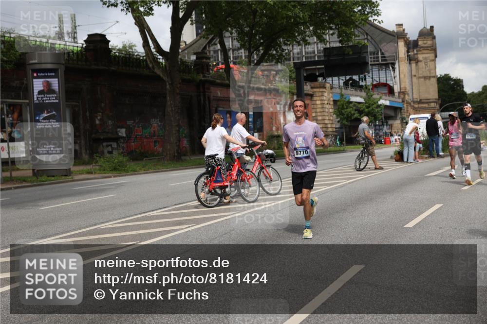 29.06.2025 - hella hamburg halbmarathon Yannick Fuchs http://msf.ph/oto/8181424 29.06.2025 10:43:07 20KM 1163, 1176, 1452, 1892, 2260, 3985, 4183, 4185, 4847, 4890, 5421, 5705, 6389, 8302, 8889, 9348, 9661, 9770, 10053, 10859, 10860, 11451, 11579, 11679, 11779, 12533, 12534, 12690, 13009, 13183, 13269, 13450, 13962, 14033, 14511, 15384, 15784, 15857, 15894, 16369, 16592, 17173, 17395, 17632, 17745, 17855, 17982, 18598, 18873, 18887 meine-sportfotos.de