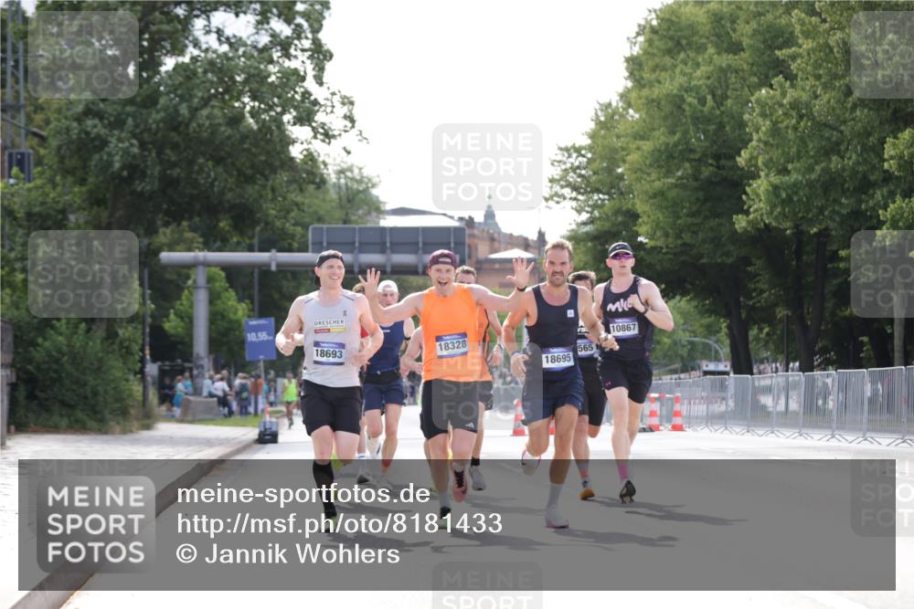 29.06.2025 - hella hamburg halbmarathon Jannik Wohlers http://msf.ph/oto/8181433 29.06.2025 09:42:46 Lombardsbrücke 4338, 5301, 9097, 9385, 9565, 9767, 10867, 11994, 12341, 12529, 12992, 13374, 14728, 14757, 15483, 15671, 18037, 18328, 18693, 18695, 18989 meine-sportfotos.de