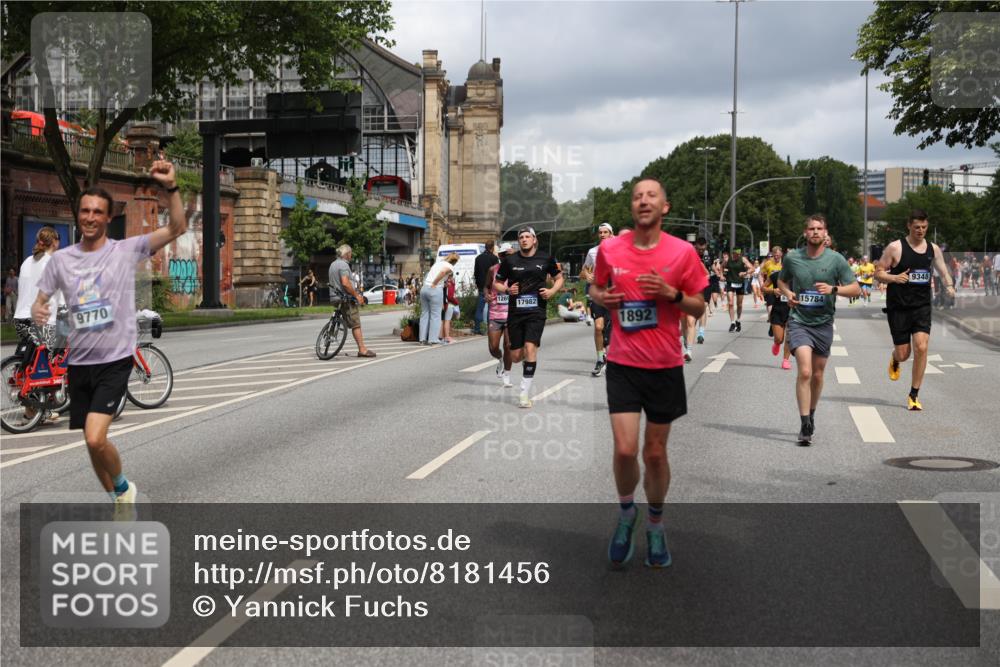 29.06.2025 - hella hamburg halbmarathon Yannick Fuchs http://msf.ph/oto/8181456 29.06.2025 10:43:07 20KM 1163, 1176, 1452, 1892, 2260, 3985, 4183, 4185, 4847, 4890, 5421, 5705, 6389, 8302, 8889, 9348, 9661, 9770, 10053, 10859, 10860, 11451, 11579, 11679, 11779, 12533, 12534, 12690, 13009, 13183, 13269, 13450, 13962, 14033, 14511, 15384, 15784, 15857, 15894, 16369, 16592, 17173, 17395, 17632, 17745, 17855, 17982, 18598, 18873, 18887 meine-sportfotos.de