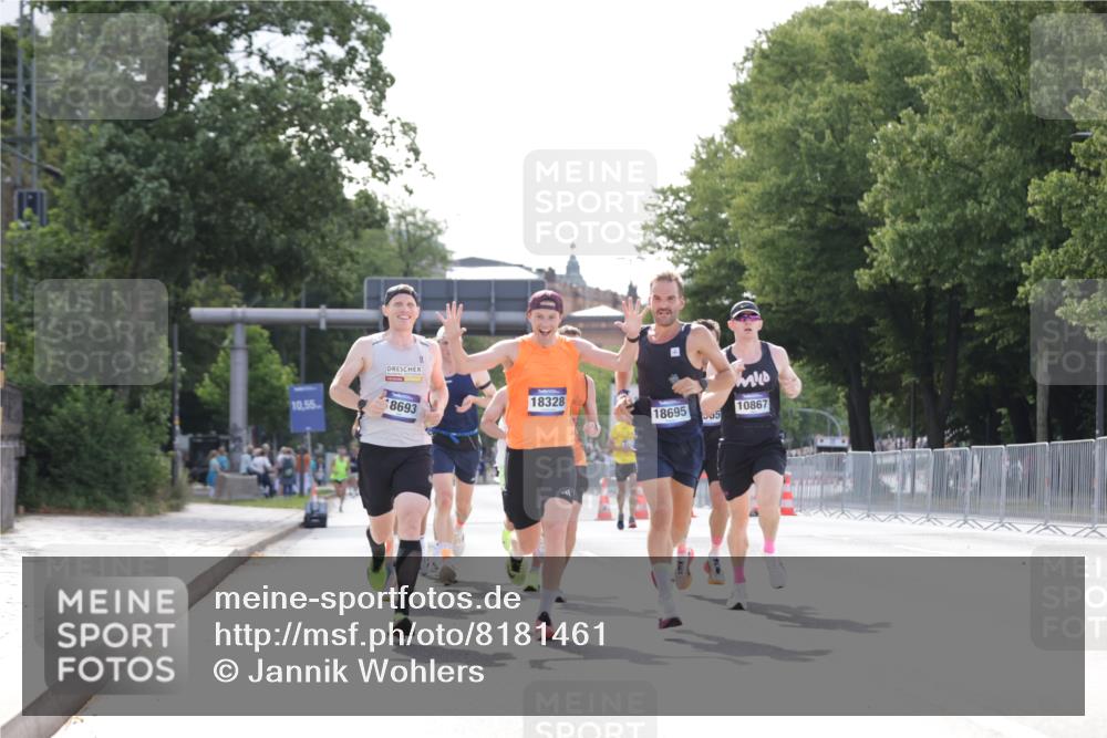 29.06.2025 - hella hamburg halbmarathon Jannik Wohlers http://msf.ph/oto/8181461 29.06.2025 09:42:46 Lombardsbrücke 4338, 5301, 9097, 9385, 9565, 9767, 10867, 11994, 12341, 12529, 12992, 13374, 14728, 14757, 15483, 15671, 18037, 18328, 18693, 18695, 18989 meine-sportfotos.de