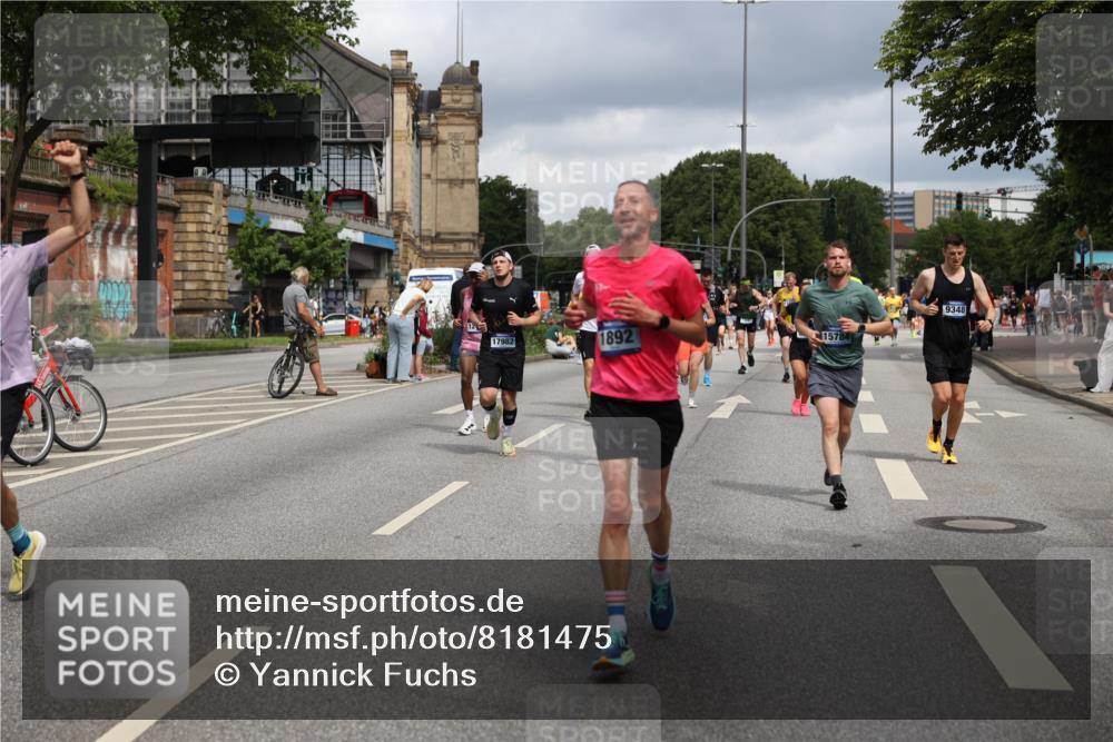29.06.2025 - hella hamburg halbmarathon Yannick Fuchs http://msf.ph/oto/8181475 29.06.2025 10:43:07 20KM 1163, 1176, 1452, 1892, 2260, 3985, 4183, 4185, 4847, 4890, 5421, 5705, 6389, 8302, 8889, 9348, 9661, 9770, 10053, 10859, 10860, 11451, 11579, 11679, 11779, 12533, 12534, 12690, 13009, 13183, 13269, 13450, 13962, 14033, 14511, 15384, 15784, 15857, 15894, 16369, 16592, 17173, 17395, 17632, 17745, 17855, 17982, 18598, 18873, 18887 meine-sportfotos.de