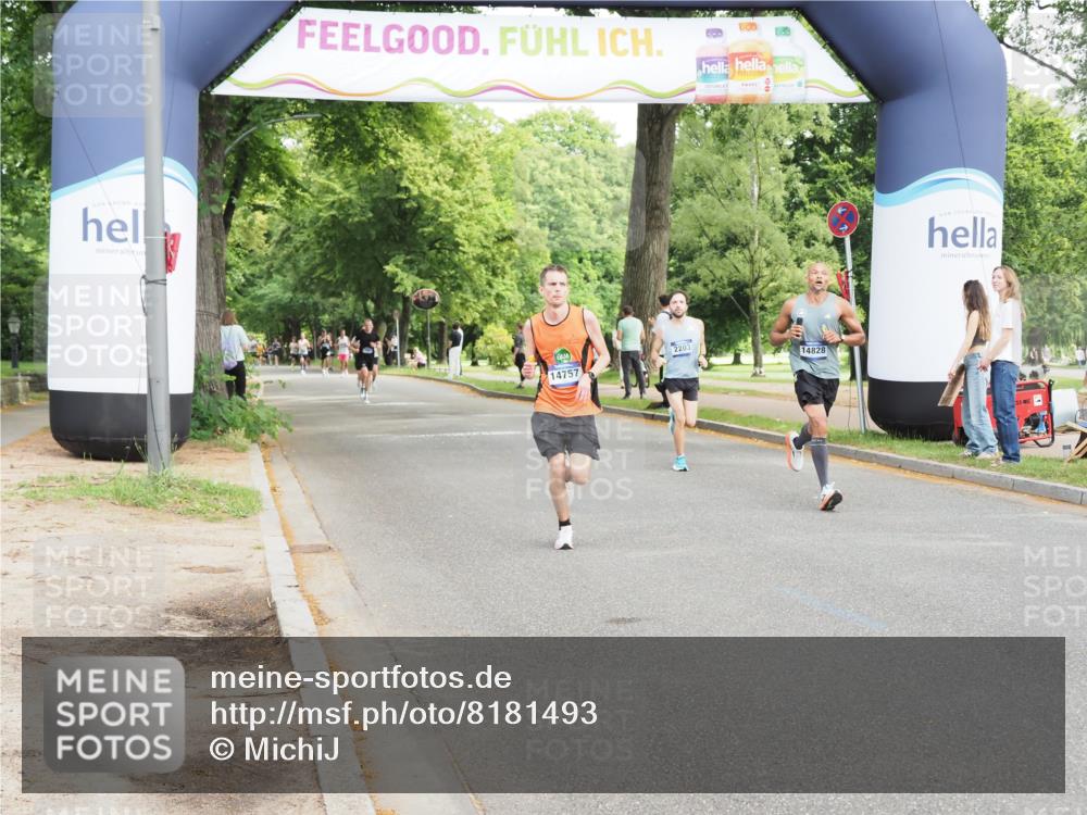 29.06.2025 - hella hamburg halbmarathon MichiJ http://msf.ph/oto/8181493 29.06.2025 10:17:19 Zwischen KM18-KM19 5344, 10848, 14757, 14828, 17893, 18037 meine-sportfotos.de