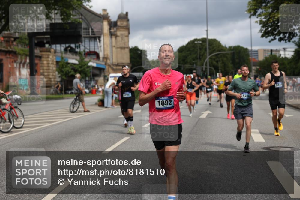 29.06.2025 - hella hamburg halbmarathon Yannick Fuchs http://msf.ph/oto/8181510 29.06.2025 10:43:07 20KM 1163, 1176, 1452, 1892, 2260, 3985, 4183, 4185, 4847, 4890, 5421, 5705, 6389, 8302, 8889, 9348, 9661, 9770, 10053, 10859, 10860, 11451, 11579, 11679, 11779, 12533, 12534, 12690, 13009, 13183, 13269, 13450, 13962, 14033, 14511, 15384, 15784, 15857, 15894, 16369, 16592, 17173, 17395, 17632, 17745, 17855, 17982, 18598, 18873, 18887 meine-sportfotos.de