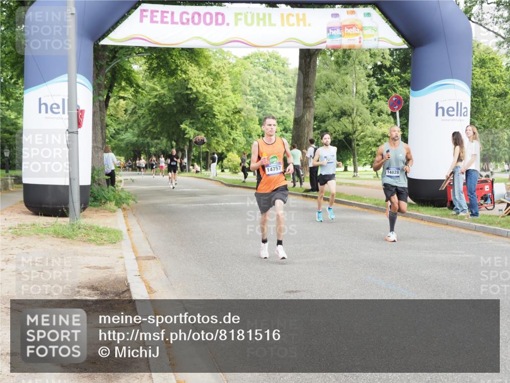 29.06.2025 - hella hamburg halbmarathon MichiJ http://msf.ph/oto/8181516 29.06.2025 10:17:19 Zwischen KM18-KM19 5344, 10848, 14757, 14828, 17893, 18037 meine-sportfotos.de