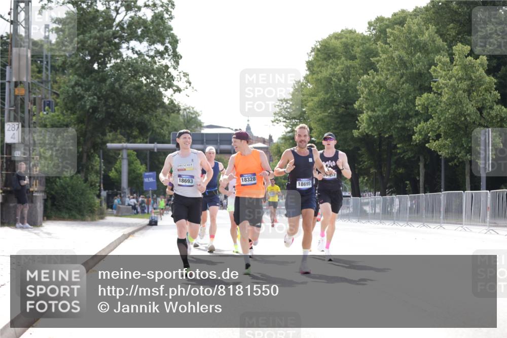 29.06.2025 - hella hamburg halbmarathon Jannik Wohlers http://msf.ph/oto/8181550 29.06.2025 09:42:47 Lombardsbrücke 4338, 5301, 9097, 9385, 9565, 9767, 10867, 11994, 12341, 12529, 12992, 13374, 14728, 14757, 15483, 15671, 18037, 18328, 18693, 18695, 18989 meine-sportfotos.de