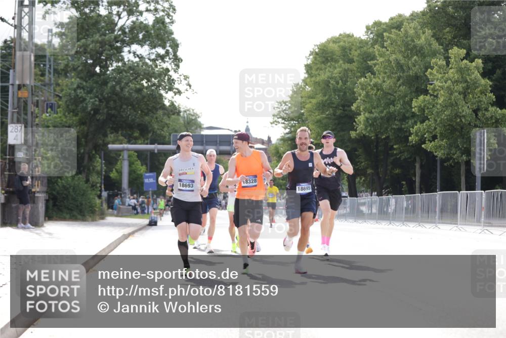 29.06.2025 - hella hamburg halbmarathon Jannik Wohlers http://msf.ph/oto/8181559 29.06.2025 09:42:47 Lombardsbrücke 4338, 5301, 9097, 9385, 9565, 9767, 10867, 11994, 12341, 12529, 12992, 13374, 14728, 14757, 15483, 15671, 18037, 18328, 18693, 18695, 18989 meine-sportfotos.de