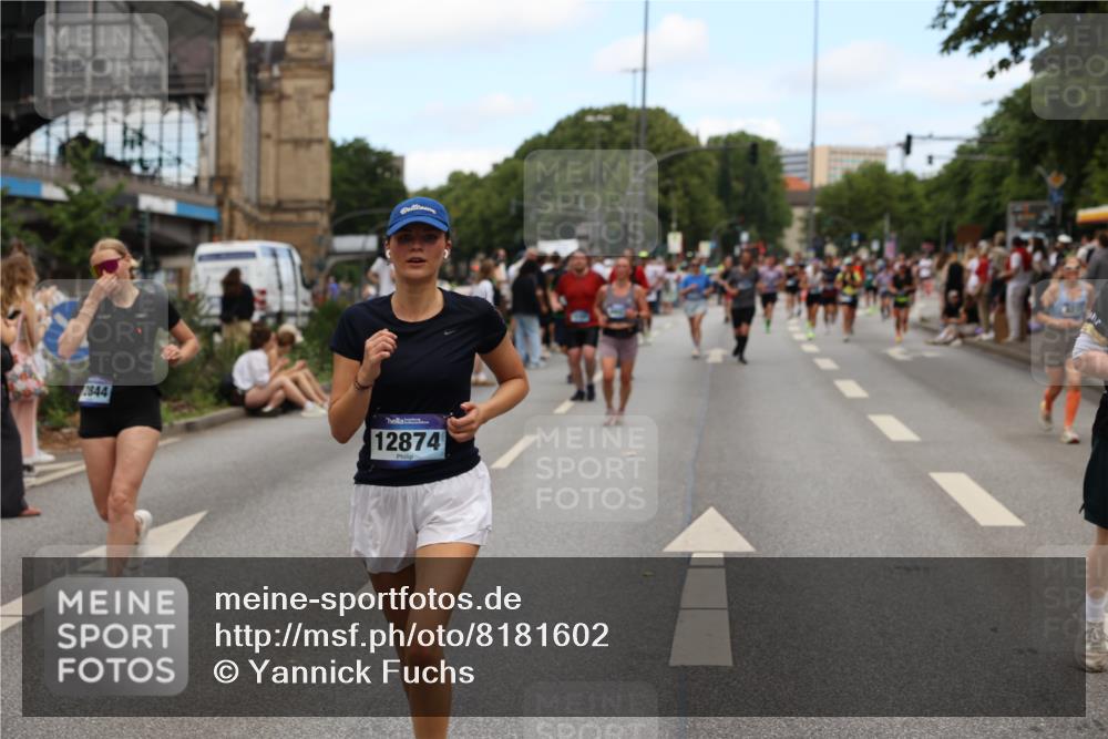 29.06.2025 - hella hamburg halbmarathon Yannick Fuchs http://msf.ph/oto/8181602 29.06.2025 11:20:51 20KM 1187, 2249, 2414, 2959, 3185, 3579, 3825, 3826, 3842, 4350, 5061, 5838, 6347, 6598, 6640, 6951, 7266, 7348, 7772, 8286, 9062, 9256, 9807, 10039, 12305, 12381, 12395, 12844, 12874, 13090, 13820, 13984, 14105, 14155, 14906, 15153, 15456, 15481, 15725, 16107, 16182, 16331, 16457, 16541, 16662, 16735, 16920, 17068, 18070, 18071, 18322, 18507, 18769, 18943, 19012 meine-sportfotos.de