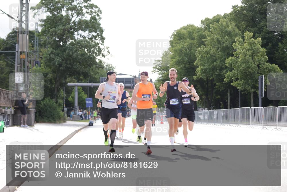 29.06.2025 - hella hamburg halbmarathon Jannik Wohlers http://msf.ph/oto/8181629 29.06.2025 09:42:47 Lombardsbrücke 4338, 5301, 9097, 9385, 9565, 9767, 10867, 11994, 12341, 12529, 12992, 13374, 14728, 14757, 15483, 15671, 18037, 18328, 18693, 18695, 18989 meine-sportfotos.de