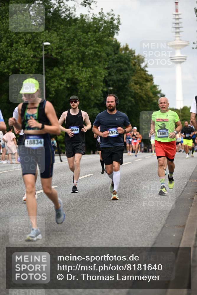 29.06.2025 - hella hamburg halbmarathon Dr. Thomas Lammeyer http://msf.ph/oto/8181640 29.06.2025 10:10:24 Kennedybrücke 1766, 1830, 1936, 2471, 2624, 3062, 4169, 4542, 5431, 6014, 7741, 8051, 8290, 8744, 8909, 10214, 10781 meine-sportfotos.de