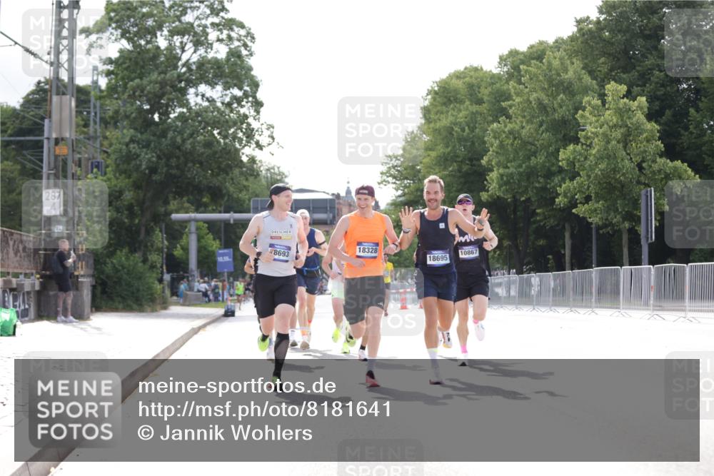 29.06.2025 - hella hamburg halbmarathon Jannik Wohlers http://msf.ph/oto/8181641 29.06.2025 09:42:47 Lombardsbrücke 4338, 5301, 9097, 9385, 9565, 9767, 10867, 11994, 12341, 12529, 12992, 13374, 14728, 14757, 15483, 15671, 18037, 18328, 18693, 18695, 18989 meine-sportfotos.de