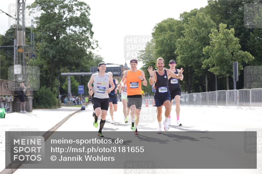 29.06.2025 - hella hamburg halbmarathon Jannik Wohlers http://msf.ph/oto/8181655 29.06.2025 09:42:47 Lombardsbrücke 4338, 5301, 9097, 9385, 9565, 9767, 10867, 11994, 12341, 12529, 12992, 13374, 14728, 14757, 15483, 15671, 18037, 18328, 18693, 18695, 18989 meine-sportfotos.de