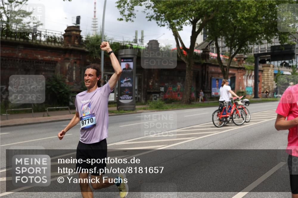 29.06.2025 - hella hamburg halbmarathon Yannick Fuchs http://msf.ph/oto/8181657 29.06.2025 10:43:08 20KM 1163, 1176, 1452, 1892, 2260, 3985, 4183, 4185, 4847, 4890, 5705, 6389, 8302, 8889, 9348, 9649, 9661, 9770, 10053, 10184, 10859, 10860, 11451, 11579, 11679, 11779, 12094, 12421, 12533, 12534, 12690, 13009, 13183, 13269, 13450, 13962, 14033, 14511, 15384, 15784, 15857, 15894, 16369, 16592, 17173, 17395, 17632, 17745, 17855, 17982, 18598, 18873, 18887 meine-sportfotos.de