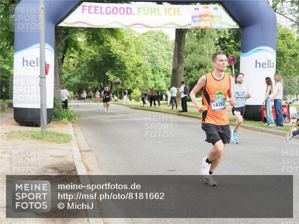 29.06.2025 - hella hamburg halbmarathon MichiJ http://msf.ph/oto/8181662 29.06.2025 10:17:20 Zwischen KM18-KM19 2203, 10848, 14757, 14828, 17893, 18037 meine-sportfotos.de