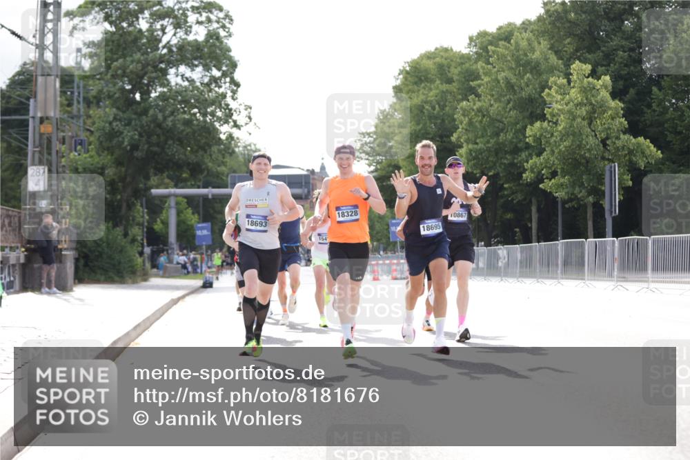 29.06.2025 - hella hamburg halbmarathon Jannik Wohlers http://msf.ph/oto/8181676 29.06.2025 09:42:47 Lombardsbrücke 4338, 5301, 9097, 9385, 9565, 9767, 10867, 11994, 12341, 12529, 12992, 13374, 14728, 14757, 15483, 15671, 18037, 18328, 18693, 18695, 18989 meine-sportfotos.de