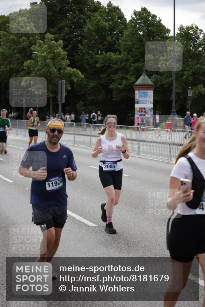 29.06.2025 - hella hamburg halbmarathon Jannik Wohlers http://msf.ph/oto/8181679 29.06.2025 11:10:21 Lombardsbrücke 1101, 1383, 1585, 2005, 2506, 2508, 3072, 4655, 4667, 4960, 4976, 5303, 6384, 7523, 8262, 9224, 9226, 9535, 10639, 11700, 11701, 11920, 12076, 12420, 12583, 13061, 13087, 13978, 15768, 15886, 16312, 16315, 17211, 18056, 18094, 18123, 18127, 18850 meine-sportfotos.de