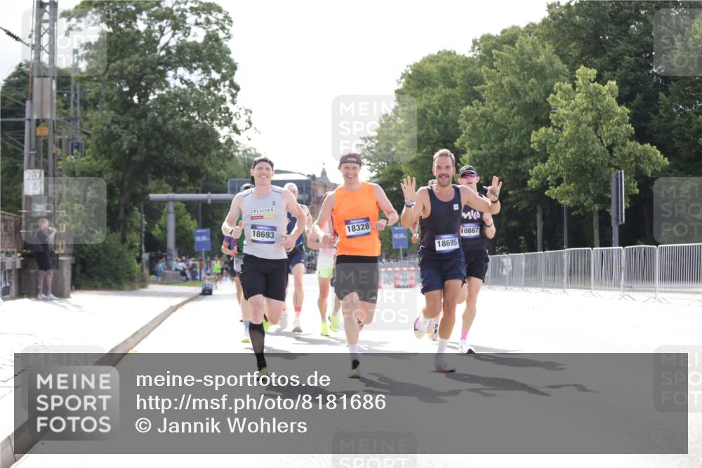 29.06.2025 - hella hamburg halbmarathon Jannik Wohlers http://msf.ph/oto/8181686 29.06.2025 09:42:47 Lombardsbrücke 4338, 5301, 9097, 9385, 9565, 9767, 10867, 11994, 12341, 12529, 12992, 13374, 14728, 14757, 15483, 15671, 18037, 18328, 18693, 18695, 18989 meine-sportfotos.de