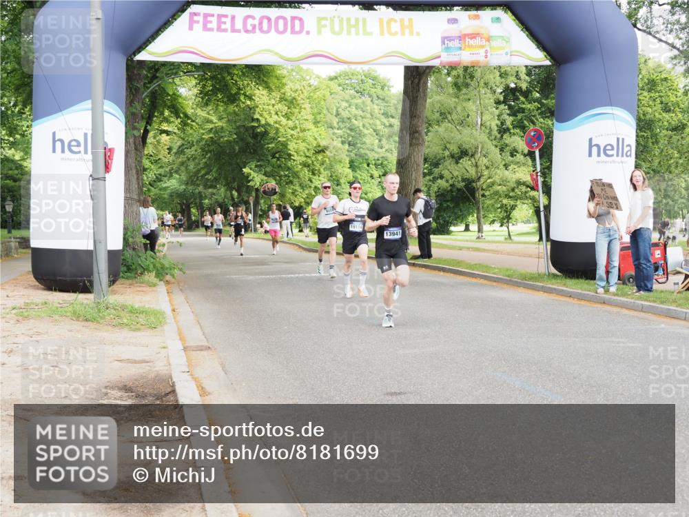 29.06.2025 - hella hamburg halbmarathon MichiJ http://msf.ph/oto/8181699 29.06.2025 10:17:25 Zwischen KM18-KM19 2203, 13941, 14757, 14828 meine-sportfotos.de