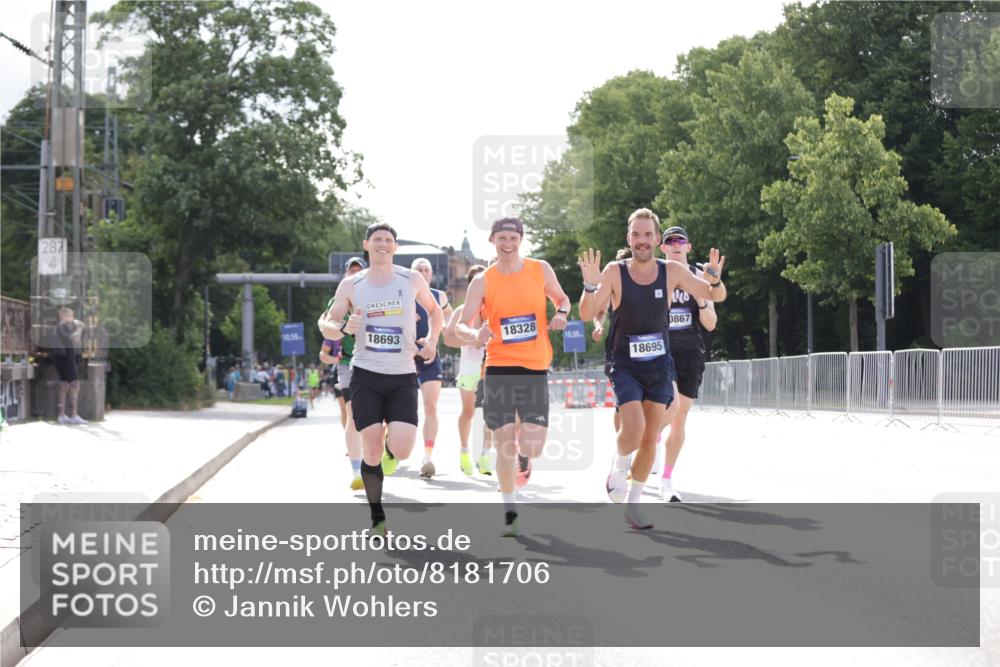29.06.2025 - hella hamburg halbmarathon Jannik Wohlers http://msf.ph/oto/8181706 29.06.2025 09:42:47 Lombardsbrücke 4338, 5301, 9097, 9385, 9565, 9767, 10867, 11994, 12341, 12529, 12992, 13374, 14728, 14757, 15483, 15671, 18037, 18328, 18693, 18695, 18989 meine-sportfotos.de