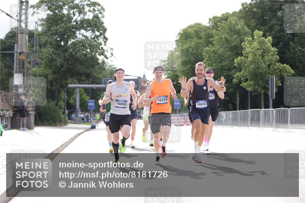29.06.2025 - hella hamburg halbmarathon Jannik Wohlers http://msf.ph/oto/8181726 29.06.2025 09:42:48 Lombardsbrücke 1271, 4338, 5301, 9097, 9385, 9565, 9767, 10867, 11994, 12341, 12529, 12992, 13374, 14728, 14757, 15483, 15671, 18037, 18328, 18693, 18695, 18989 meine-sportfotos.de