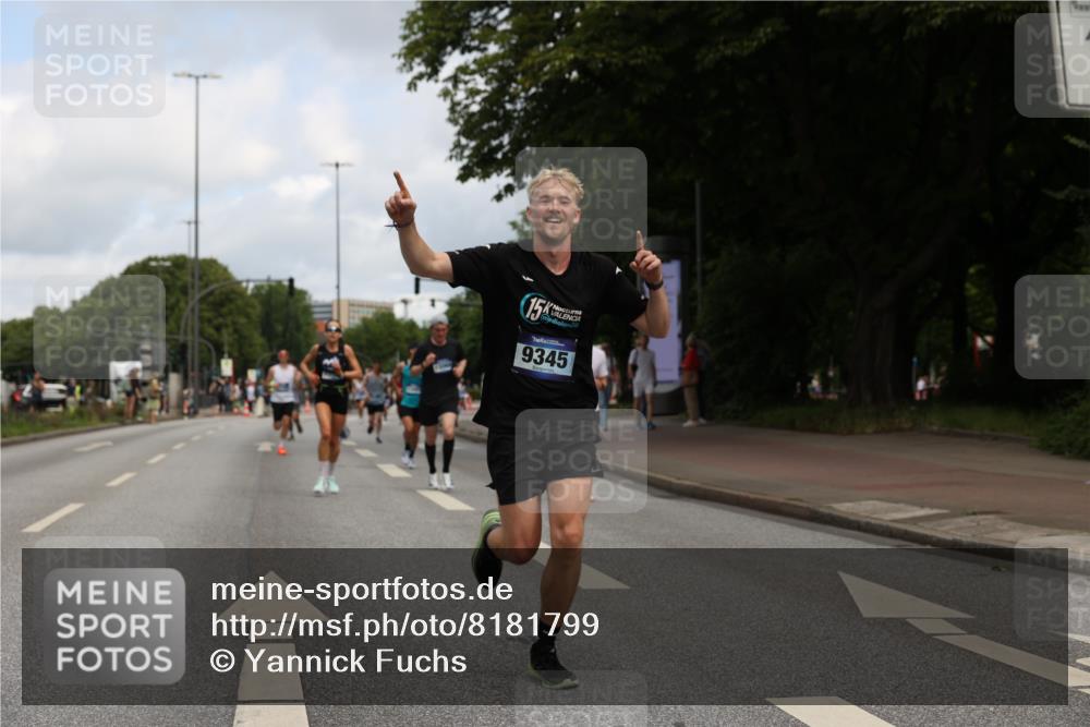 29.06.2025 - hella hamburg halbmarathon Yannick Fuchs http://msf.ph/oto/8181799 29.06.2025 10:28:47 20KM 1396, 1743, 2228, 2243, 2879, 3005, 5193, 6305, 7901, 8312, 9345, 9376, 10865, 11019, 11227, 12595, 13066, 13493, 13494, 13618, 13771, 14310, 14448, 14549, 14784, 15500, 15887, 16148, 16243, 16724, 17191, 17489, 17751, 17877, 18099, 18906 meine-sportfotos.de