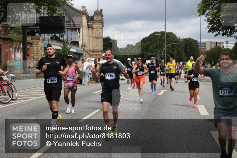 29.06.2025 - hella hamburg halbmarathon Yannick Fuchs http://msf.ph/oto/8181803 29.06.2025 10:43:09 20KM 1163, 1176, 1381, 1452, 1892, 2260, 3985, 4183, 4185, 4847, 4890, 5705, 6389, 7067, 8302, 8821, 8889, 9213, 9348, 9649, 9661, 9770, 10053, 10184, 10859, 10860, 11451, 11579, 11679, 11779, 12094, 12421, 12533, 12534, 12690, 13009, 13183, 13269, 13450, 13962, 14033, 14511, 15384, 15784, 15857, 15894, 16369, 16592, 16627, 17173, 17395, 17632, 17745, 17855, 17982, 18598, 18873, 18887 meine-sportfotos.de