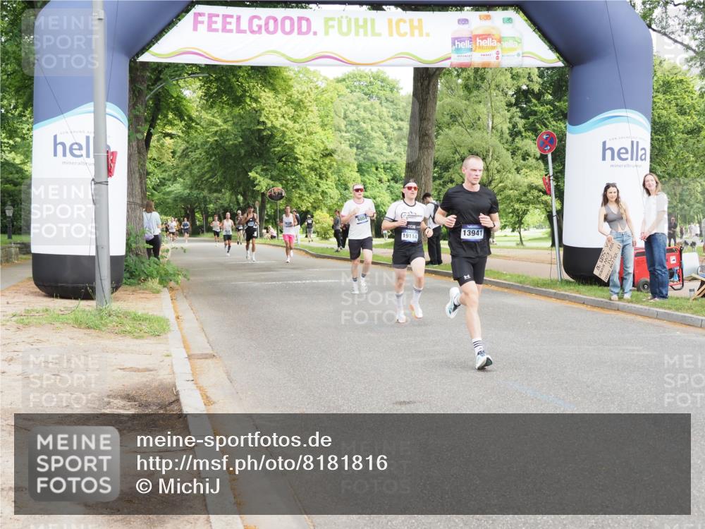 29.06.2025 - hella hamburg halbmarathon MichiJ http://msf.ph/oto/8181816 29.06.2025 10:17:25 Zwischen KM18-KM19 2203, 13941, 14757, 14828 meine-sportfotos.de