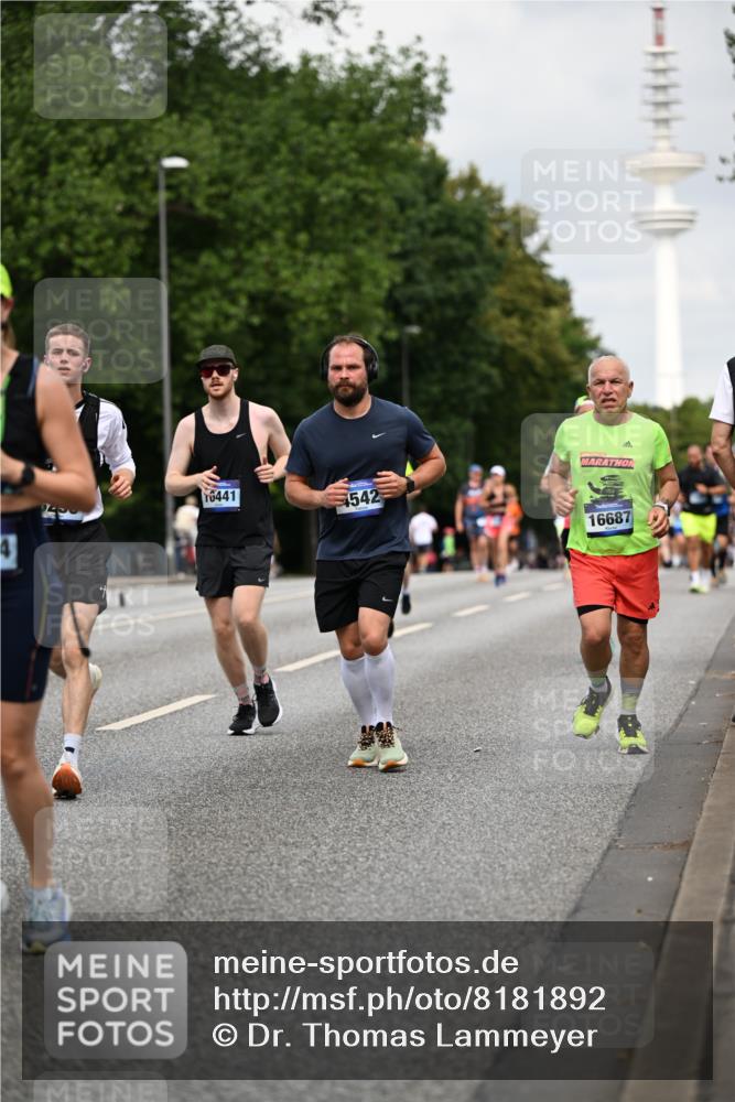 29.06.2025 - hella hamburg halbmarathon Dr. Thomas Lammeyer http://msf.ph/oto/8181892 29.06.2025 10:10:25 Kennedybrücke 1766, 1830, 1936, 2471, 2624, 3062, 4169, 4542, 5431, 6014, 7741, 8051, 8290, 8744, 8909, 10214, 10781 meine-sportfotos.de