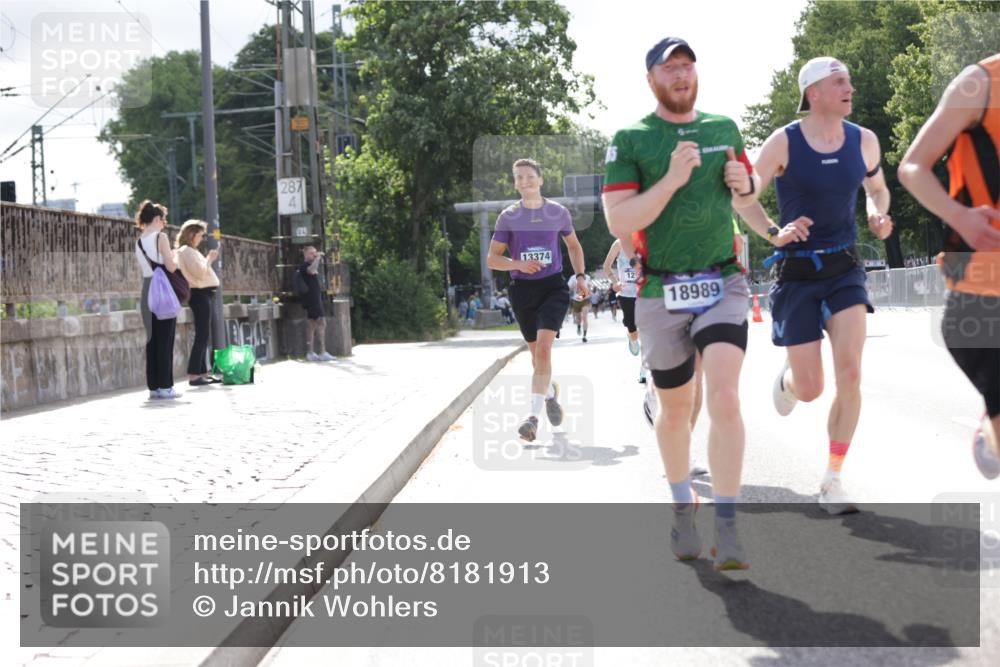 29.06.2025 - hella hamburg halbmarathon Jannik Wohlers http://msf.ph/oto/8181913 29.06.2025 09:42:50 Lombardsbrücke 1271, 4338, 5301, 6090, 9097, 9385, 9565, 9767, 10867, 11994, 12341, 13374, 14728, 14757, 15483, 15671, 18037, 18328, 18693, 18695, 18989 meine-sportfotos.de