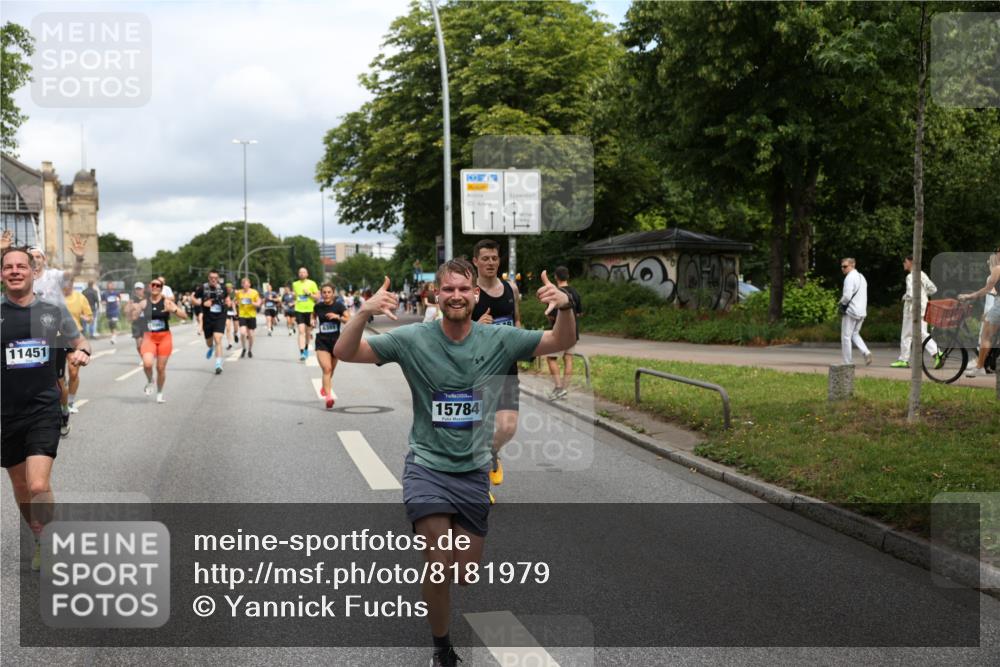 29.06.2025 - hella hamburg halbmarathon Yannick Fuchs http://msf.ph/oto/8181979 29.06.2025 10:43:10 20KM 1094, 1163, 1176, 1381, 1452, 1892, 2260, 3985, 4183, 4185, 4847, 4890, 5705, 6389, 7067, 8302, 8821, 8889, 9213, 9348, 9649, 9661, 9770, 10053, 10184, 10859, 10860, 11451, 11579, 11679, 11779, 12094, 12421, 12533, 12534, 12690, 13009, 13183, 13269, 13450, 13962, 14033, 14511, 15384, 15784, 15857, 15894, 16369, 16592, 16627, 17173, 17395, 17632, 17745, 17855, 17982, 18598, 18873, 18887 meine-sportfotos.de