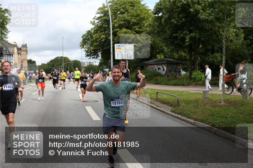 29.06.2025 - hella hamburg halbmarathon Yannick Fuchs http://msf.ph/oto/8181985 29.06.2025 10:43:10 20KM 1094, 1163, 1176, 1381, 1452, 1892, 2260, 3985, 4183, 4185, 4847, 4890, 5705, 6389, 7067, 8302, 8821, 8889, 9213, 9348, 9649, 9661, 9770, 10053, 10184, 10859, 10860, 11451, 11579, 11679, 11779, 12094, 12421, 12533, 12534, 12690, 13009, 13183, 13269, 13450, 13962, 14033, 14511, 15384, 15784, 15857, 15894, 16369, 16592, 16627, 17173, 17395, 17632, 17745, 17855, 17982, 18598, 18873, 18887 meine-sportfotos.de