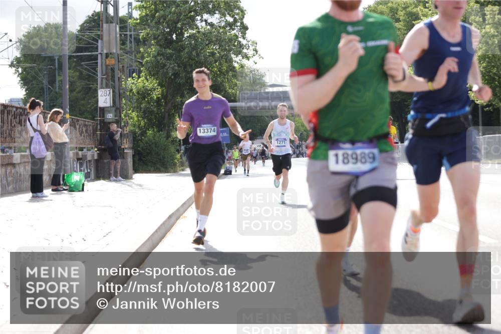 29.06.2025 - hella hamburg halbmarathon Jannik Wohlers http://msf.ph/oto/8182007 29.06.2025 09:42:50 Lombardsbrücke 1271, 4338, 5301, 6090, 9097, 9385, 9565, 9767, 10867, 11994, 12341, 13374, 14728, 14757, 15483, 15671, 18037, 18328, 18693, 18695, 18989 meine-sportfotos.de