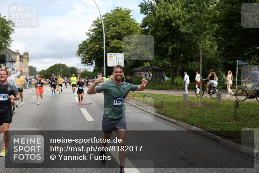 29.06.2025 - hella hamburg halbmarathon Yannick Fuchs http://msf.ph/oto/8182017 29.06.2025 10:43:10 20KM 1094, 1163, 1176, 1381, 1452, 1892, 2260, 3985, 4183, 4185, 4847, 4890, 5705, 6389, 7067, 8302, 8821, 8889, 9213, 9348, 9649, 9661, 9770, 10053, 10184, 10859, 10860, 11451, 11579, 11679, 11779, 12094, 12421, 12533, 12534, 12690, 13009, 13183, 13269, 13450, 13962, 14033, 14511, 15384, 15784, 15857, 15894, 16369, 16592, 16627, 17173, 17395, 17632, 17745, 17855, 17982, 18598, 18873, 18887 meine-sportfotos.de