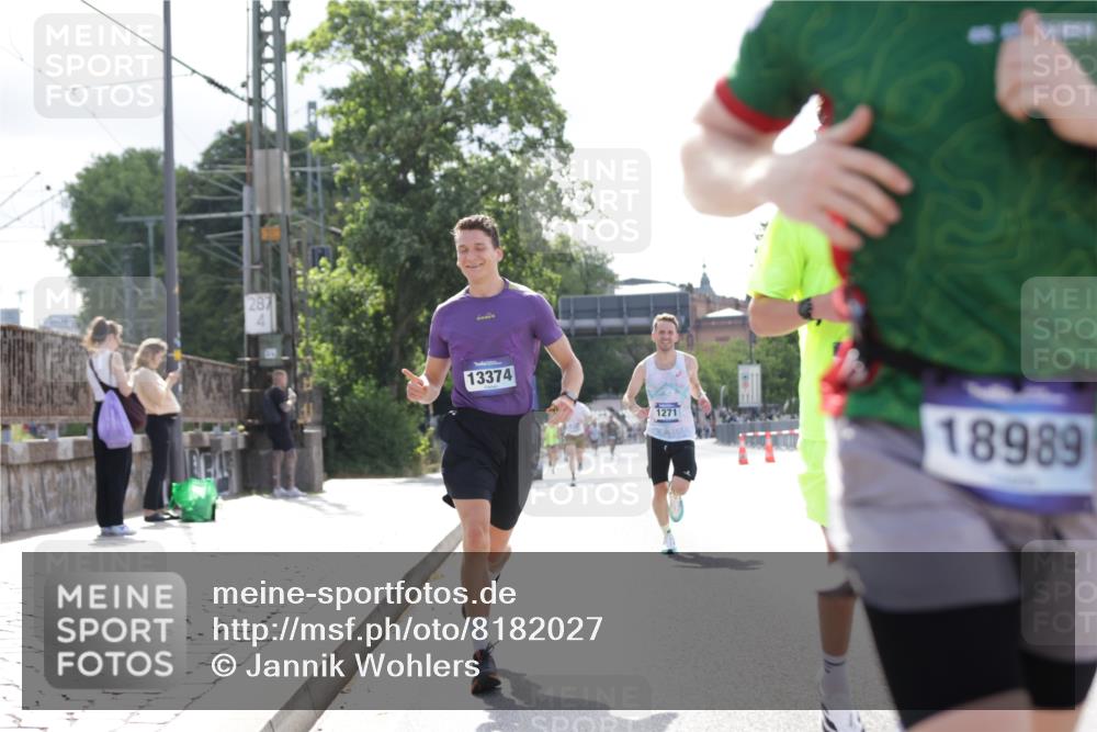 29.06.2025 - hella hamburg halbmarathon Jannik Wohlers http://msf.ph/oto/8182027 29.06.2025 09:42:51 Lombardsbrücke 1271, 4338, 5301, 6090, 9097, 9385, 9565, 9767, 10867, 11994, 12341, 13374, 14728, 14757, 15483, 15671, 18037, 18328, 18693, 18695, 18989 meine-sportfotos.de