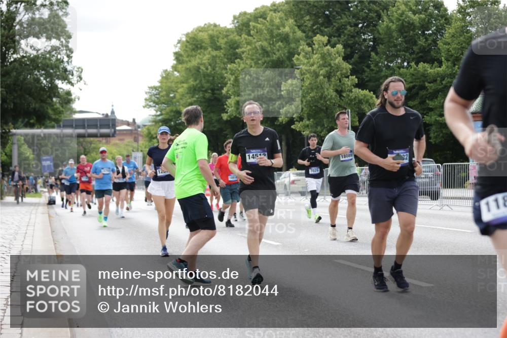 29.06.2025 - hella hamburg halbmarathon Jannik Wohlers http://msf.ph/oto/8182044 29.06.2025 10:23:03 Lombardsbrücke 1048, 1362, 2925, 4391, 4728, 5406, 6502, 7029, 7820, 8716, 10739, 11798, 11879, 12073, 12874, 14265, 14510, 14512, 14821, 15709, 16185, 16251, 17013, 17199, 17207, 17719, 18070, 18071, 18089, 18332, 18402, 18818, 18865 meine-sportfotos.de