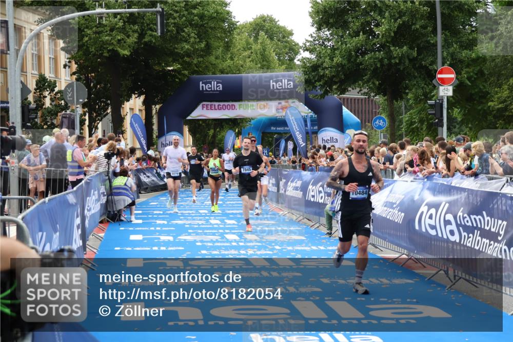 29.06.2025 - hella hamburg halbmarathon Zöllner http://msf.ph/oto/8182054 29.06.2025 10:32:29 Ziel 5070, 5746, 7845, 8883, 10484, 11745, 16957 meine-sportfotos.de