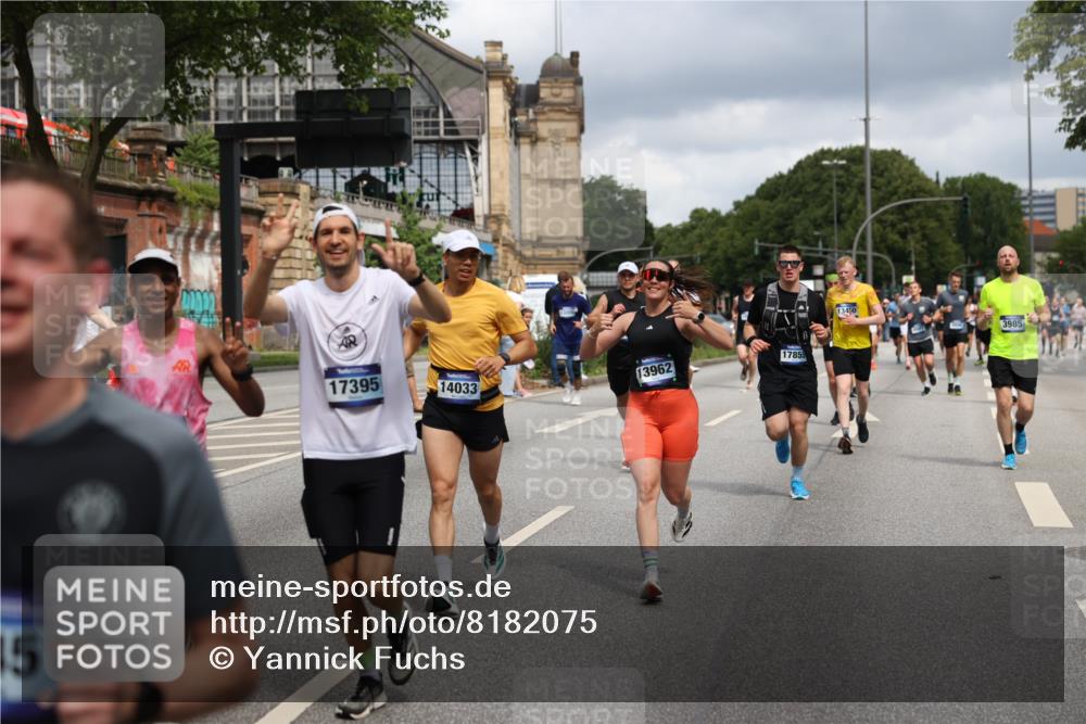 29.06.2025 - hella hamburg halbmarathon Yannick Fuchs http://msf.ph/oto/8182075 29.06.2025 10:43:11 20KM 1094, 1163, 1176, 1381, 1452, 1892, 2260, 3985, 4183, 4185, 4847, 4890, 5705, 6389, 7067, 8302, 8821, 9213, 9348, 9649, 9661, 9770, 10053, 10184, 10859, 10860, 11451, 11579, 11679, 11779, 12094, 12421, 12533, 12534, 12690, 13009, 13183, 13269, 13450, 13962, 14033, 14511, 15384, 15784, 15857, 15894, 16369, 16592, 16627, 17173, 17395, 17632, 17745, 17855, 17982, 18598, 18873, 18887 meine-sportfotos.de