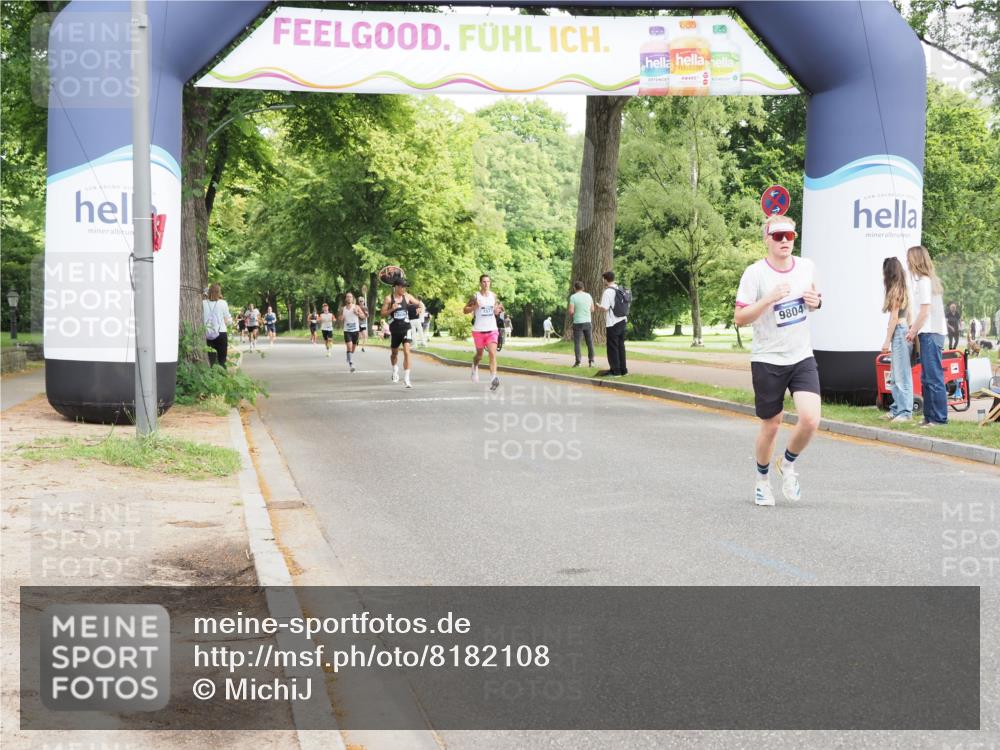 29.06.2025 - hella hamburg halbmarathon MichiJ http://msf.ph/oto/8182108 29.06.2025 10:17:28 Zwischen KM18-KM19 2203, 9804, 13941, 19114 meine-sportfotos.de