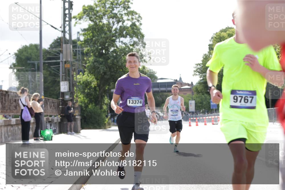 29.06.2025 - hella hamburg halbmarathon Jannik Wohlers http://msf.ph/oto/8182115 29.06.2025 09:42:51 Lombardsbrücke 1271, 4338, 5301, 6090, 9097, 9385, 9565, 9767, 10867, 11994, 12341, 13374, 14728, 14757, 15483, 15671, 18037, 18328, 18693, 18695, 18989 meine-sportfotos.de