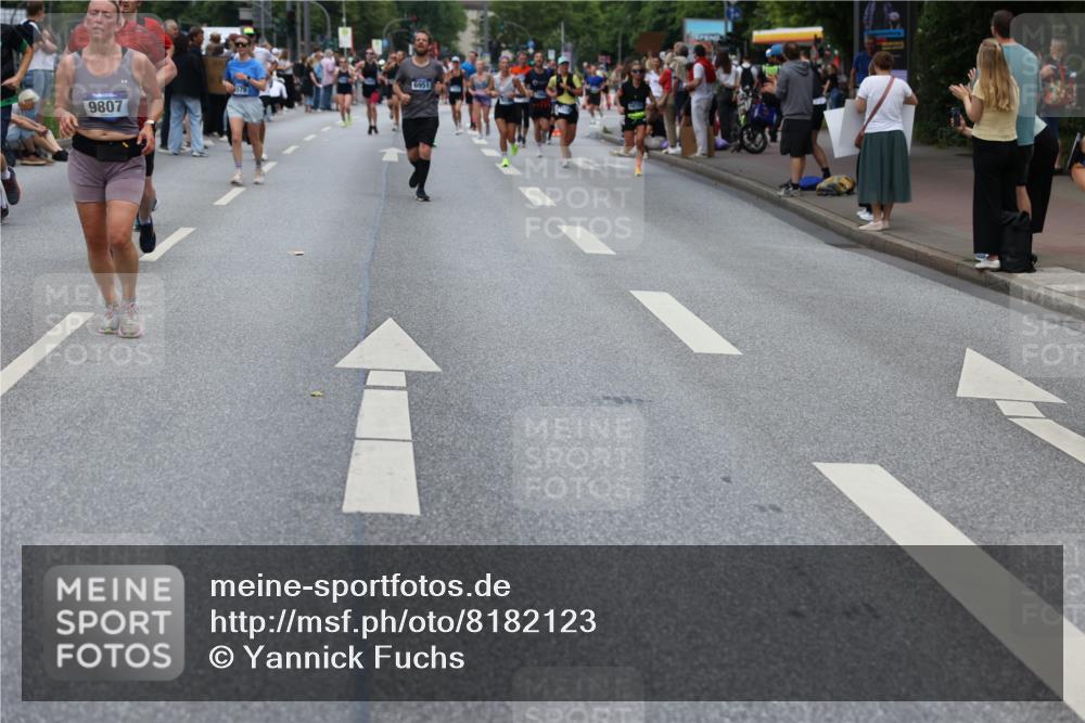 29.06.2025 - hella hamburg halbmarathon Yannick Fuchs http://msf.ph/oto/8182123 29.06.2025 11:20:54 20KM 1187, 2249, 2414, 2959, 3579, 3825, 3826, 3842, 4350, 4877, 5838, 6347, 6598, 6640, 6951, 7266, 7348, 7772, 7836, 8286, 9062, 9256, 9807, 10039, 12305, 12381, 12395, 12844, 12874, 13090, 13820, 13984, 14105, 14906, 15153, 15456, 15481, 15725, 16107, 16182, 16331, 16457, 16541, 16662, 16735, 16920, 17249, 18070, 18071, 18322, 18769, 18943, 19012 meine-sportfotos.de