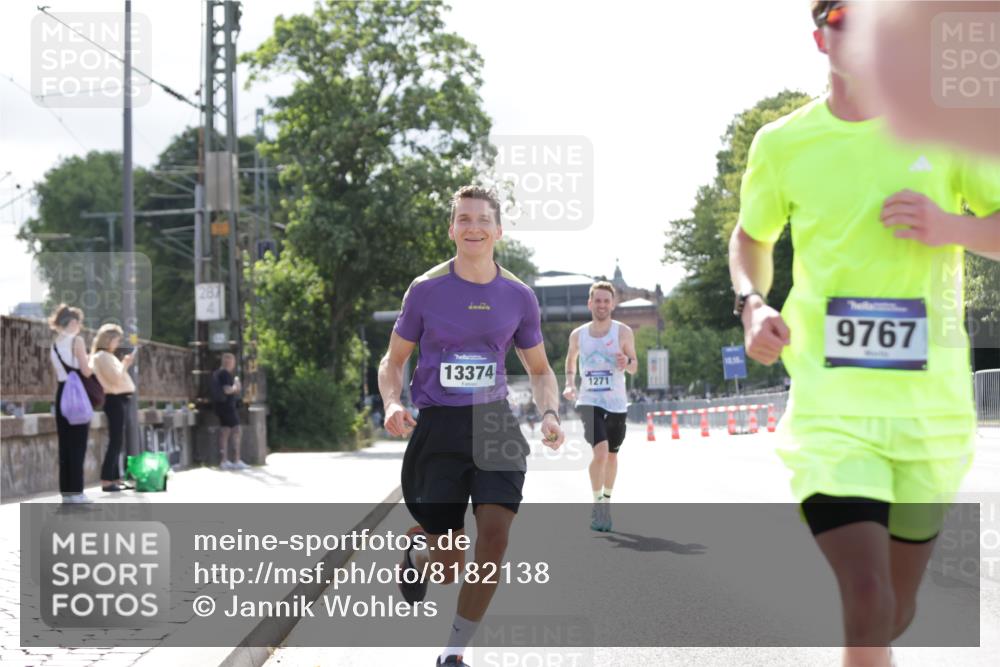 29.06.2025 - hella hamburg halbmarathon Jannik Wohlers http://msf.ph/oto/8182138 29.06.2025 09:42:51 Lombardsbrücke 1271, 4338, 5301, 6090, 9097, 9385, 9565, 9767, 10867, 11994, 12341, 13374, 14728, 14757, 15483, 15671, 18037, 18328, 18693, 18695, 18989 meine-sportfotos.de