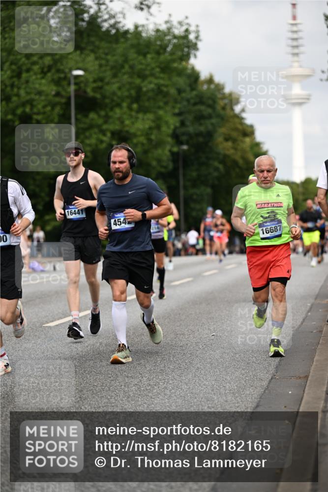 29.06.2025 - hella hamburg halbmarathon Dr. Thomas Lammeyer http://msf.ph/oto/8182165 29.06.2025 10:10:25 Kennedybrücke 1766, 1830, 1936, 2471, 2624, 3062, 4169, 4542, 5431, 6014, 7741, 8051, 8290, 8744, 8909, 10214, 10781 meine-sportfotos.de