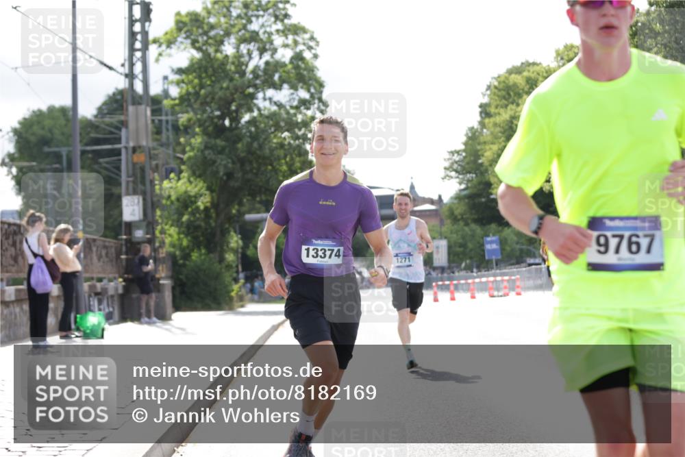 29.06.2025 - hella hamburg halbmarathon Jannik Wohlers http://msf.ph/oto/8182169 29.06.2025 09:42:51 Lombardsbrücke 1271, 4338, 5301, 6090, 9097, 9385, 9565, 9767, 10867, 11994, 12341, 13374, 14728, 14757, 15483, 15671, 18037, 18328, 18693, 18695, 18989 meine-sportfotos.de
