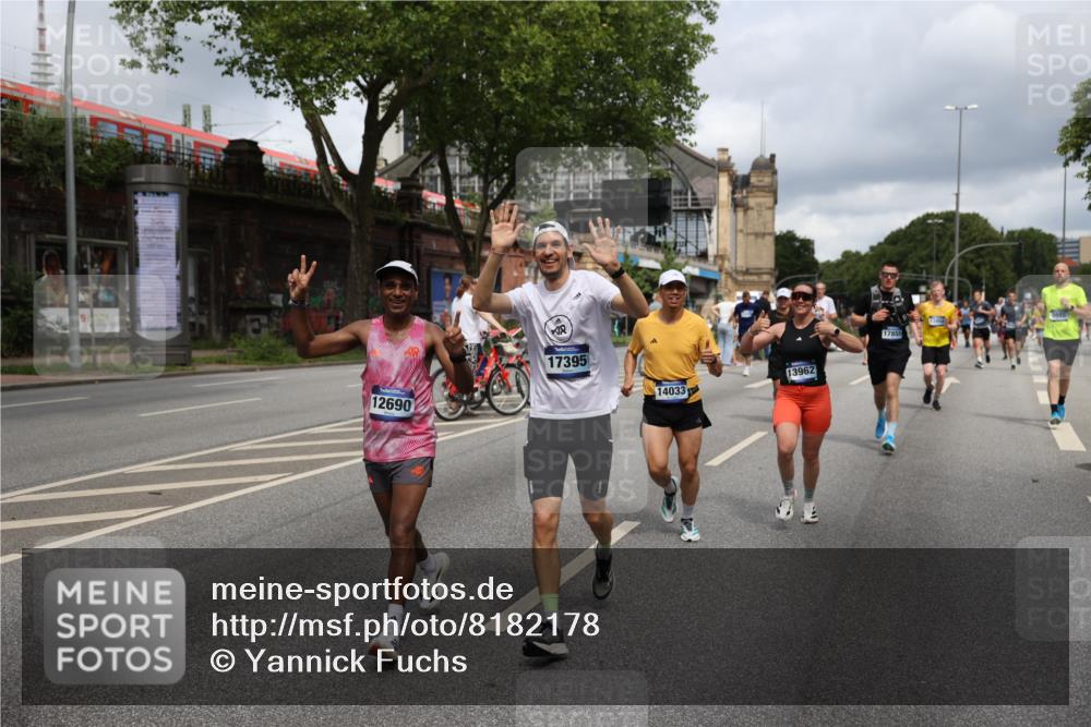 29.06.2025 - hella hamburg halbmarathon Yannick Fuchs http://msf.ph/oto/8182178 29.06.2025 10:43:11 20KM 1094, 1163, 1176, 1381, 1452, 1892, 2260, 3985, 4183, 4185, 4847, 4890, 5705, 6389, 7067, 8302, 8821, 9213, 9348, 9649, 9661, 9770, 10053, 10184, 10859, 10860, 11451, 11579, 11679, 11779, 12094, 12421, 12533, 12534, 12690, 13009, 13183, 13269, 13450, 13962, 14033, 14511, 15384, 15784, 15857, 15894, 16369, 16592, 16627, 17173, 17395, 17632, 17745, 17855, 17982, 18598, 18873, 18887 meine-sportfotos.de