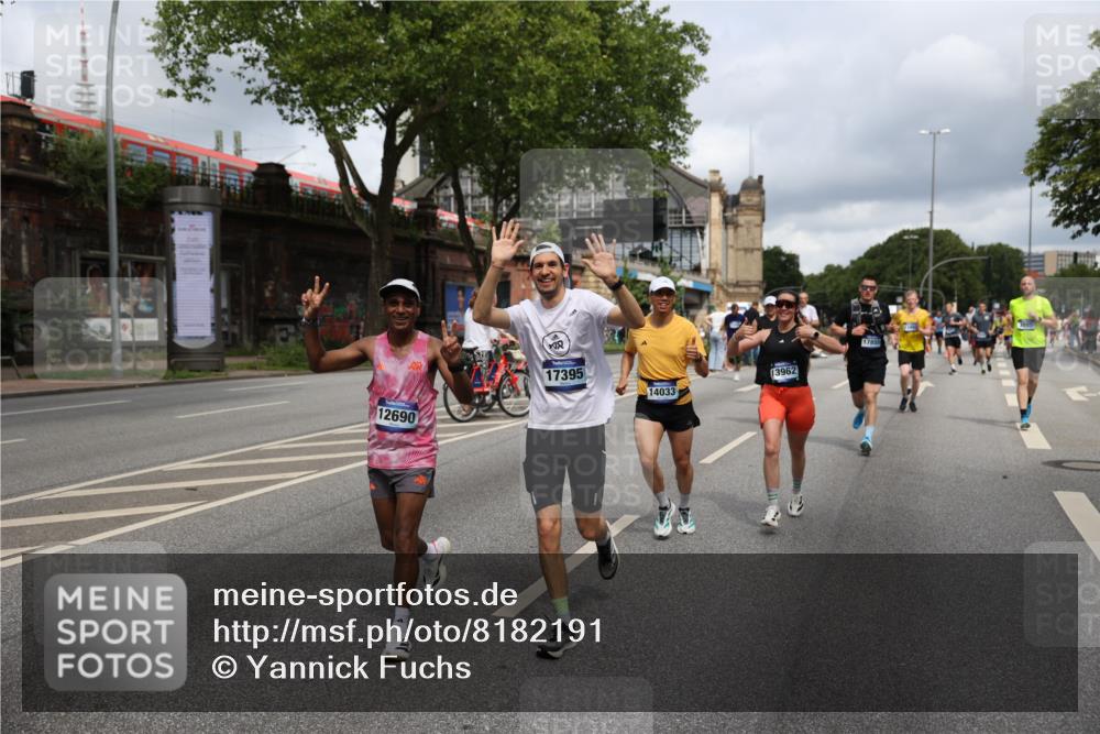 29.06.2025 - hella hamburg halbmarathon Yannick Fuchs http://msf.ph/oto/8182191 29.06.2025 10:43:11 20KM 1094, 1163, 1176, 1381, 1452, 1892, 2260, 3985, 4183, 4185, 4847, 4890, 5705, 6389, 7067, 8302, 8821, 9213, 9348, 9649, 9661, 9770, 10053, 10184, 10859, 10860, 11451, 11579, 11679, 11779, 12094, 12421, 12533, 12534, 12690, 13009, 13183, 13269, 13450, 13962, 14033, 14511, 15384, 15784, 15857, 15894, 16369, 16592, 16627, 17173, 17395, 17632, 17745, 17855, 17982, 18598, 18873, 18887 meine-sportfotos.de