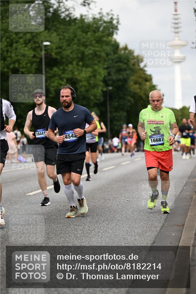 29.06.2025 - hella hamburg halbmarathon Dr. Thomas Lammeyer http://msf.ph/oto/8182214 29.06.2025 10:10:25 Kennedybrücke 1766, 1830, 1936, 2471, 2624, 3062, 4169, 4542, 5431, 6014, 7741, 8051, 8290, 8744, 8909, 10214, 10781 meine-sportfotos.de