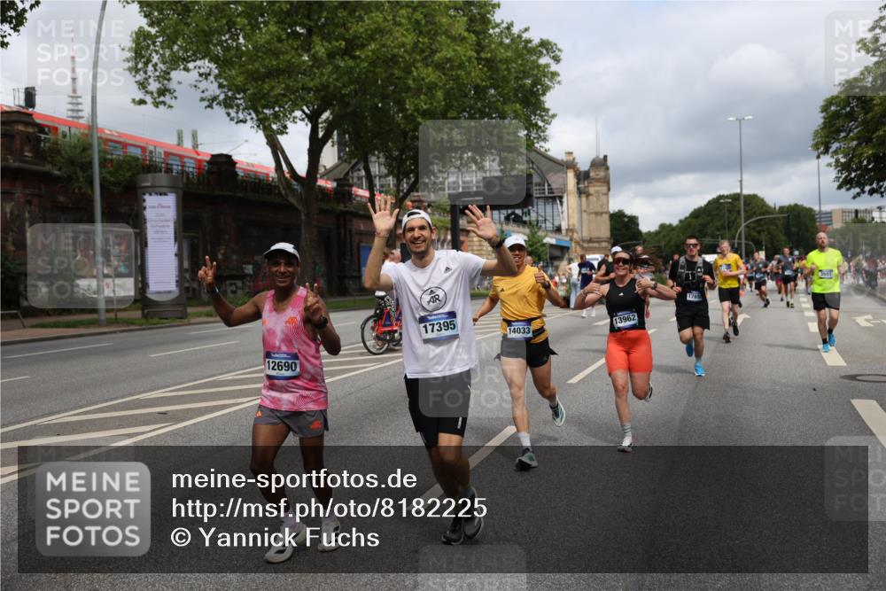 29.06.2025 - hella hamburg halbmarathon Yannick Fuchs http://msf.ph/oto/8182225 29.06.2025 10:43:12 20KM 1094, 1381, 1452, 1892, 2260, 3985, 4183, 4185, 4847, 4890, 5705, 6389, 7067, 8302, 8821, 9213, 9348, 9649, 9661, 9770, 10053, 10184, 10859, 10860, 11451, 11579, 11679, 11779, 12094, 12421, 12533, 12534, 12690, 13009, 13183, 13269, 13450, 13962, 14033, 15384, 15422, 15784, 15857, 15894, 16369, 16592, 16627, 17173, 17395, 17632, 17745, 17855, 17982, 18598, 18873, 18887 meine-sportfotos.de
