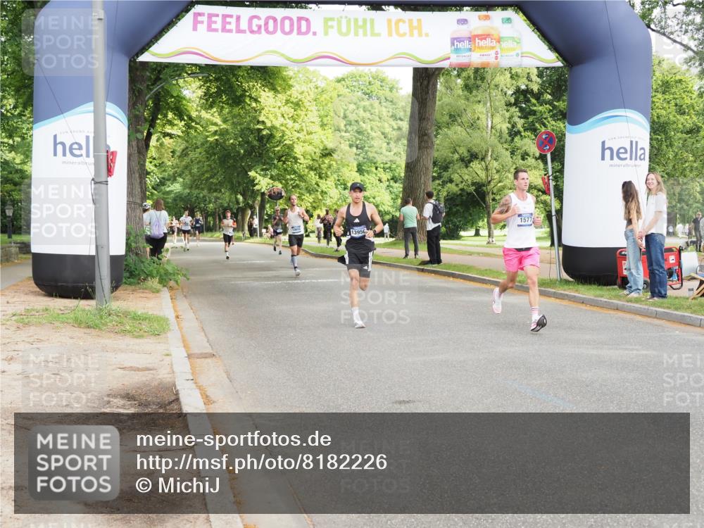 29.06.2025 - hella hamburg halbmarathon MichiJ http://msf.ph/oto/8182226 29.06.2025 10:17:30 Zwischen KM18-KM19 1577, 9804, 13941, 13956, 19114 meine-sportfotos.de