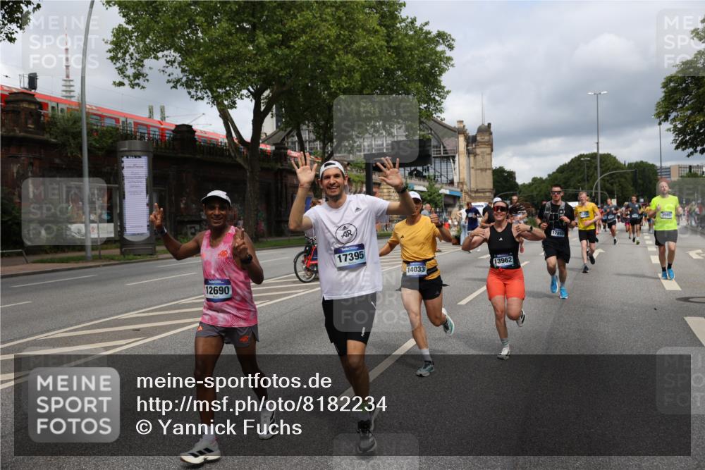29.06.2025 - hella hamburg halbmarathon Yannick Fuchs http://msf.ph/oto/8182234 29.06.2025 10:43:12 20KM 1094, 1381, 1452, 1892, 2260, 3985, 4183, 4185, 4847, 4890, 5705, 6389, 7067, 8302, 8821, 9213, 9348, 9649, 9661, 9770, 10053, 10184, 10859, 10860, 11451, 11579, 11679, 11779, 12094, 12421, 12533, 12534, 12690, 13009, 13183, 13269, 13450, 13962, 14033, 15384, 15422, 15784, 15857, 15894, 16369, 16592, 16627, 17173, 17395, 17632, 17745, 17855, 17982, 18598, 18873, 18887 meine-sportfotos.de